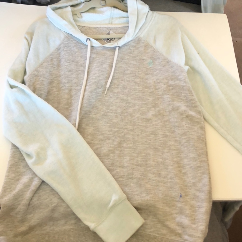 Grey/blue sweatshirt